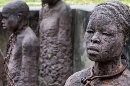 Стоун Таун и ферма специй